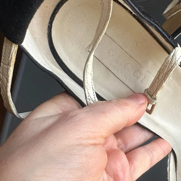 Gucci vintage Black and White Women display picture 1
